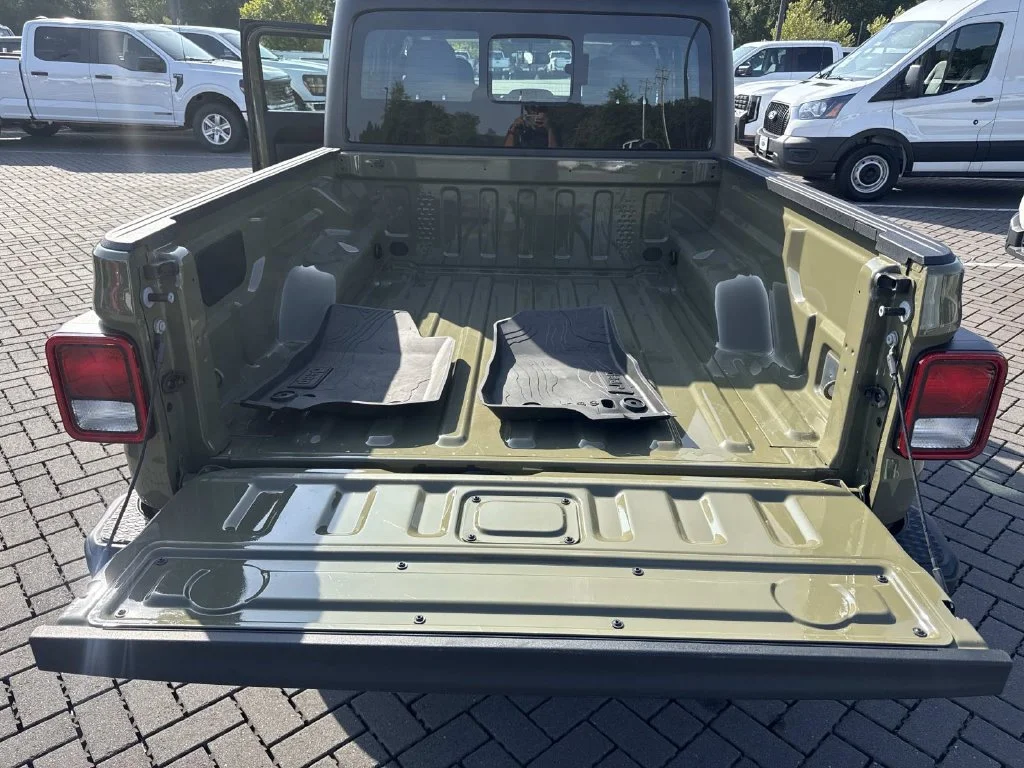 Used 2026 Green Jeep Sport image 28