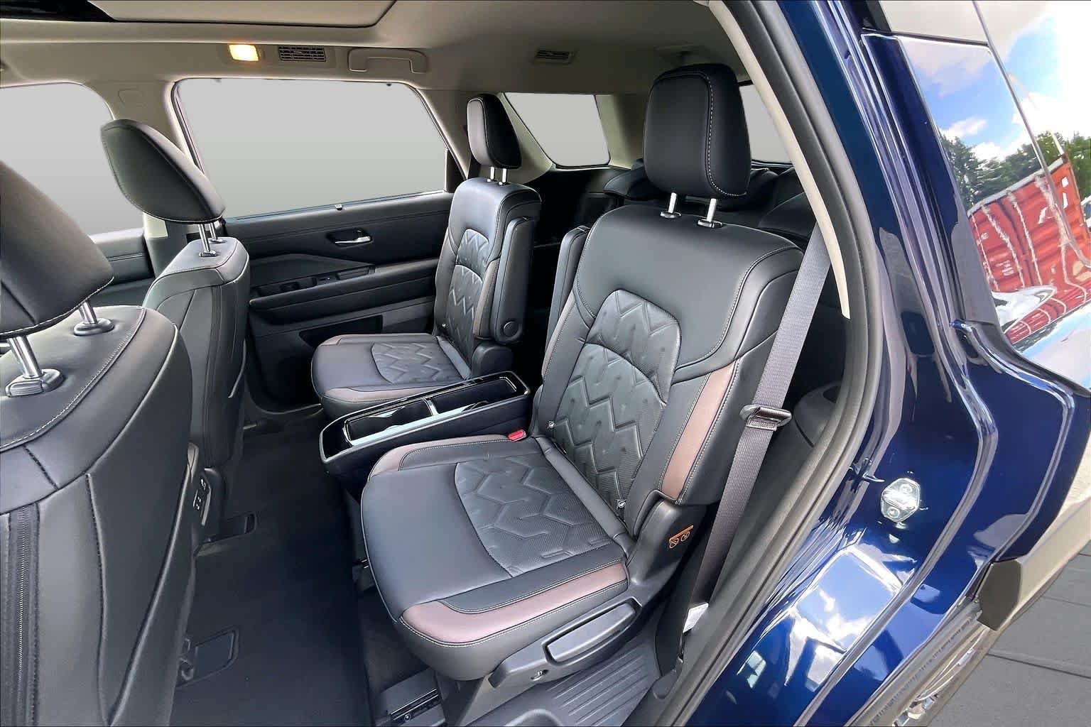 Used 2026 Deep Ocean Blue Pearl Nissan Platinum image 20