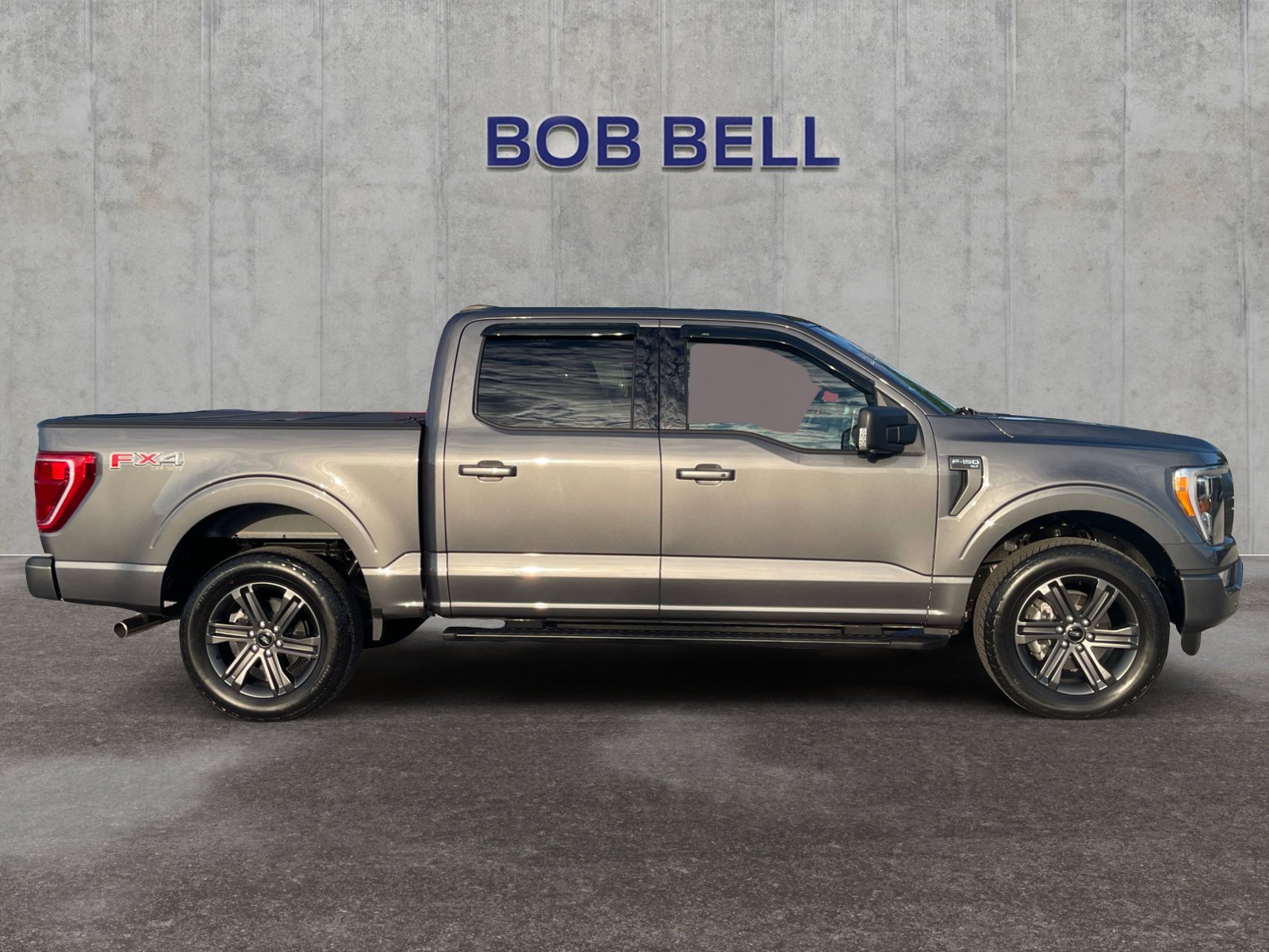 Used 2023 Gray Metallic Ford XLT image 6