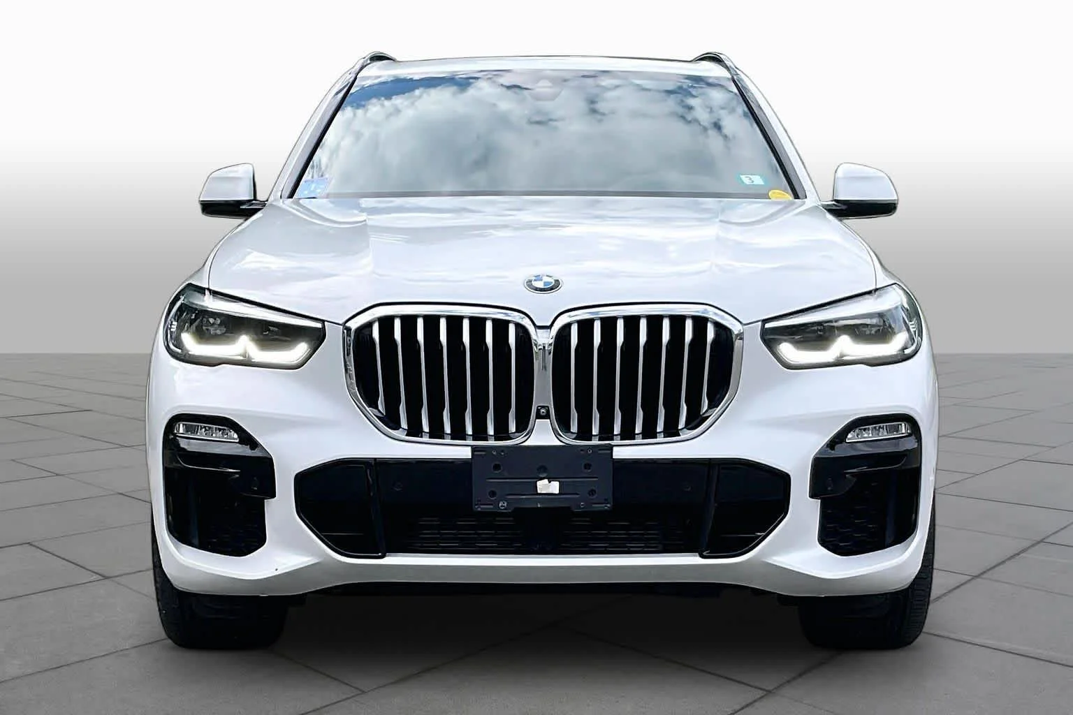 Used 2019 Mineral White Metallic BMW xDrive40i image 3