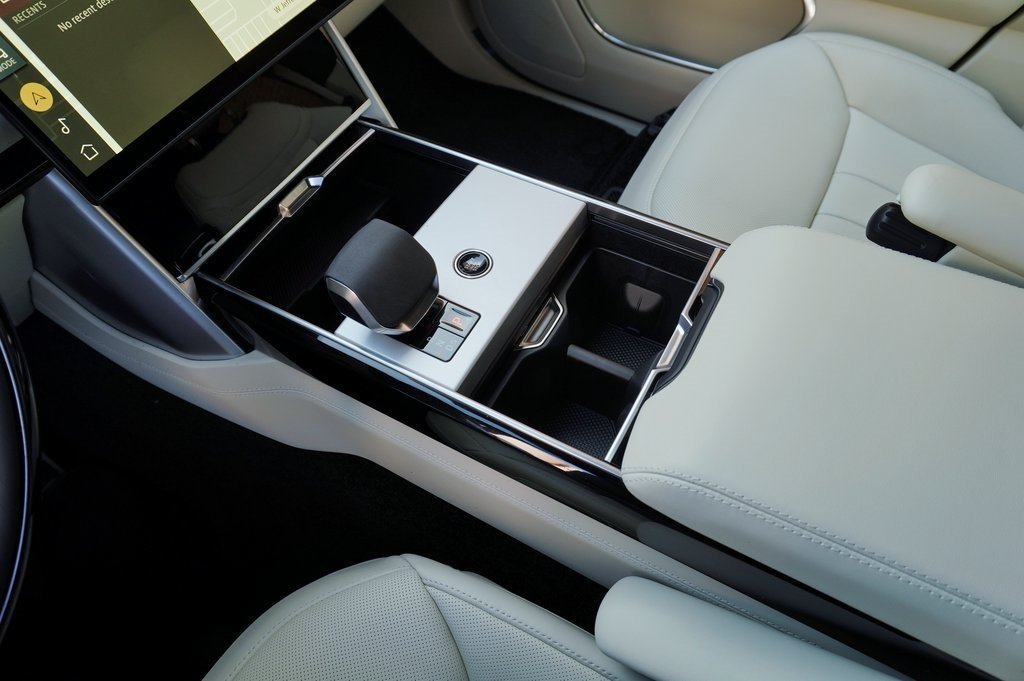 2025 LAND ROVER RANGE ROVER - Image 27