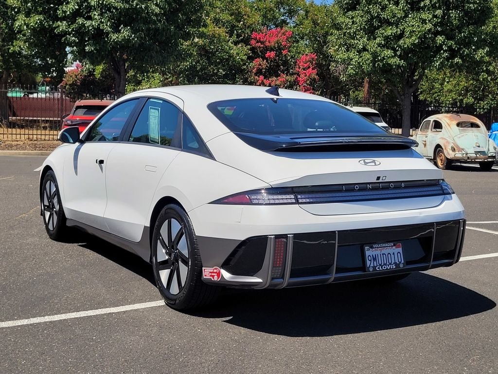 Used 2024 White Hyundai SE image 8
