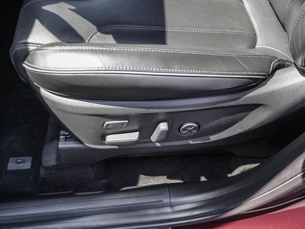 Used 2022 Red Hyundai Calligraphy image 19