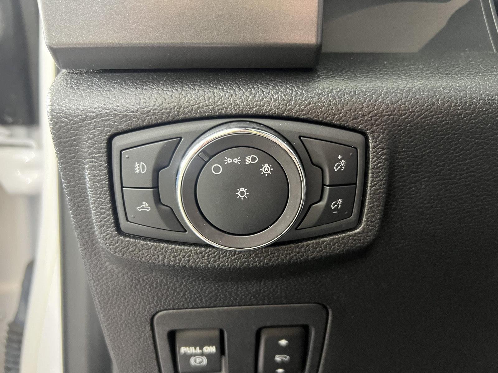 Used 2019 Oxford White Ford XLT image 17