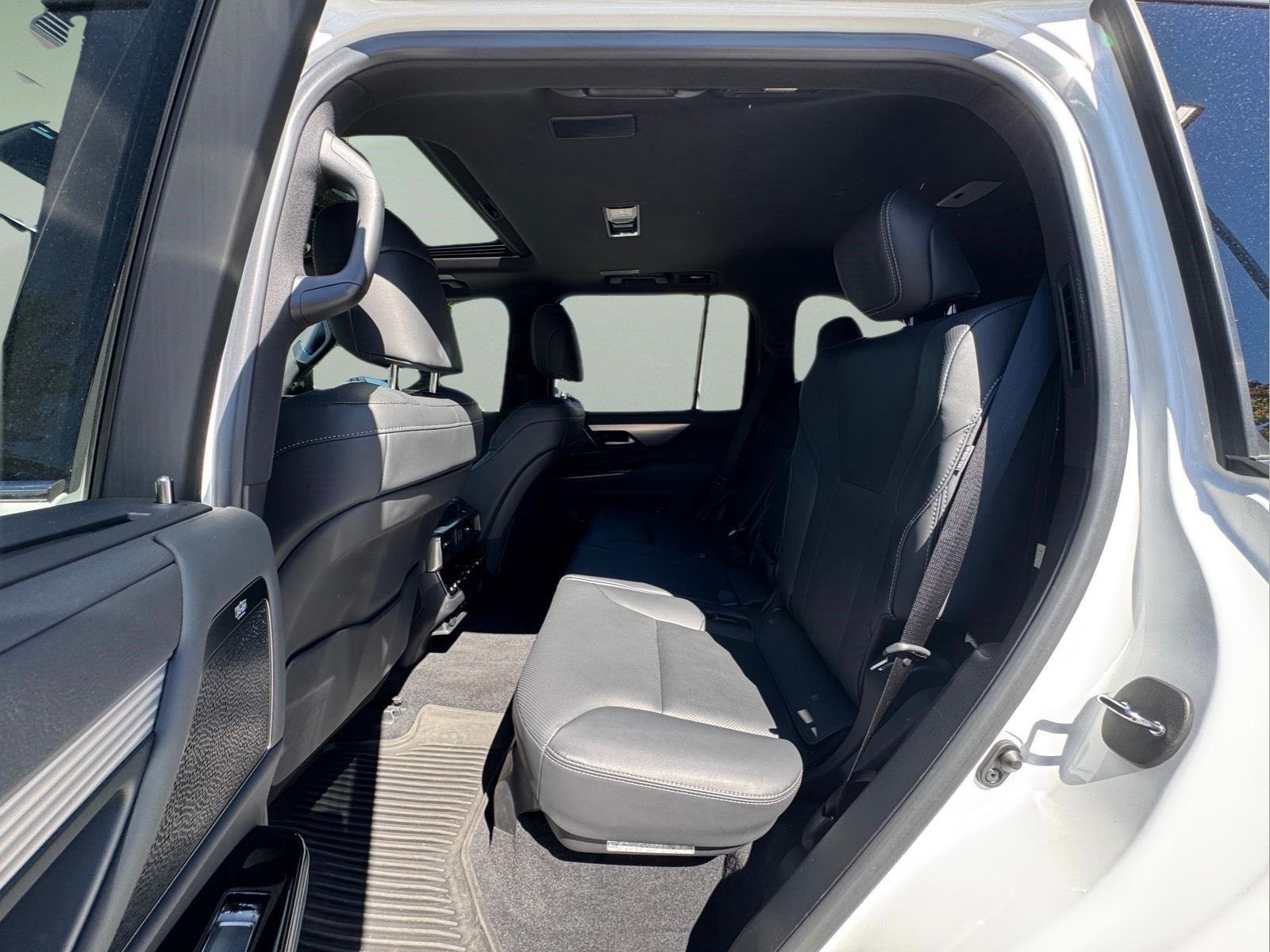 Used 2023 Ultra White Lexus LX 600 F SPORT image 13