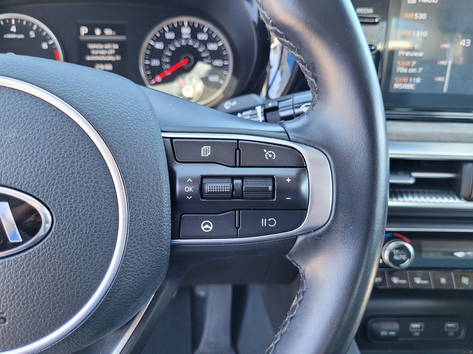 2021 Kia K5 EX - Photo 22