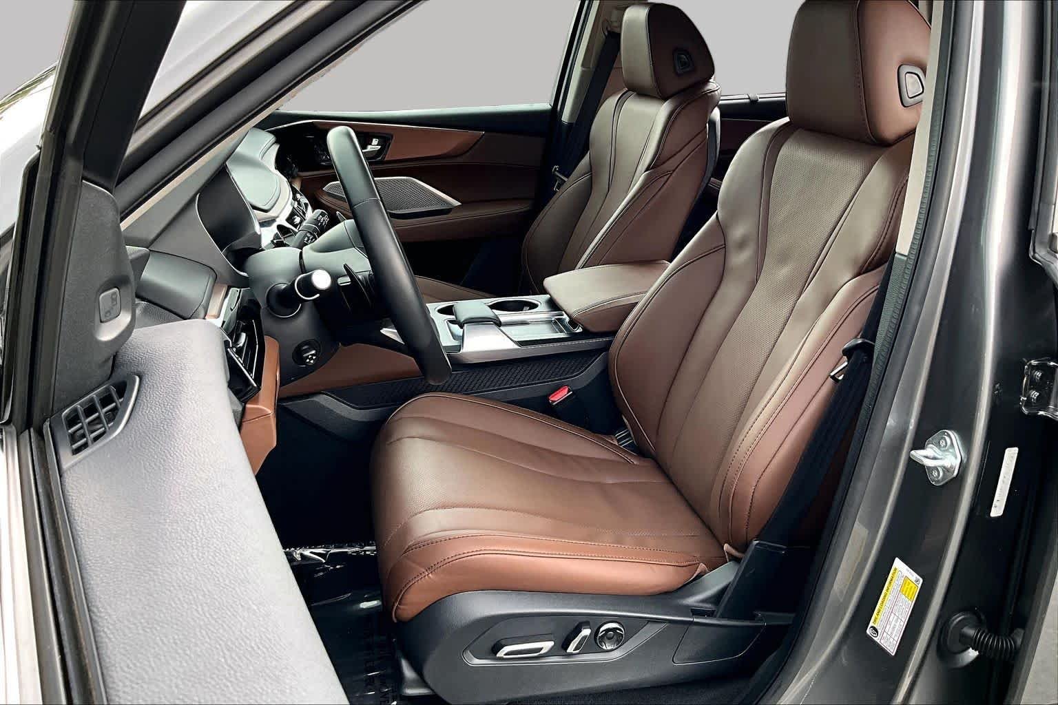 Used 2024 Liquid Carbon Metallic Acura w/Technology Package image 8