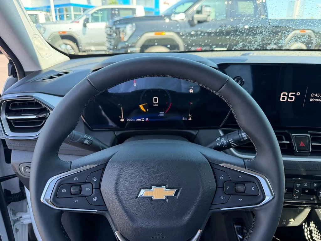 Used 2026 Summit White Chevrolet LT image 12