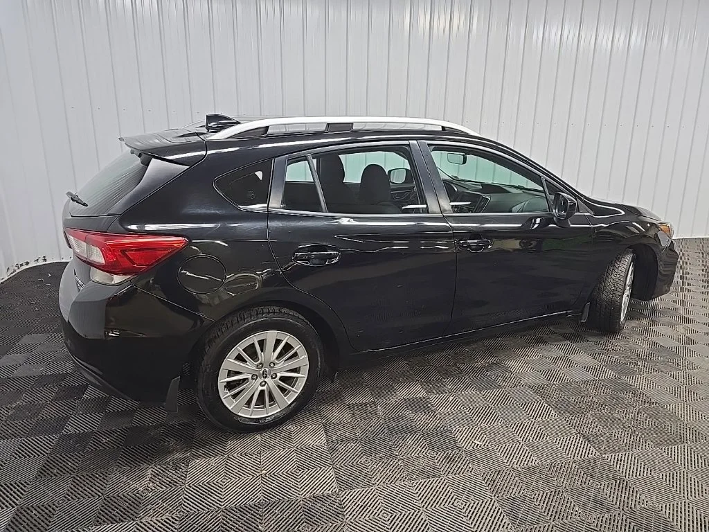 Used 2017 Crystal Black Silica Subaru 2.0i Premium image 3