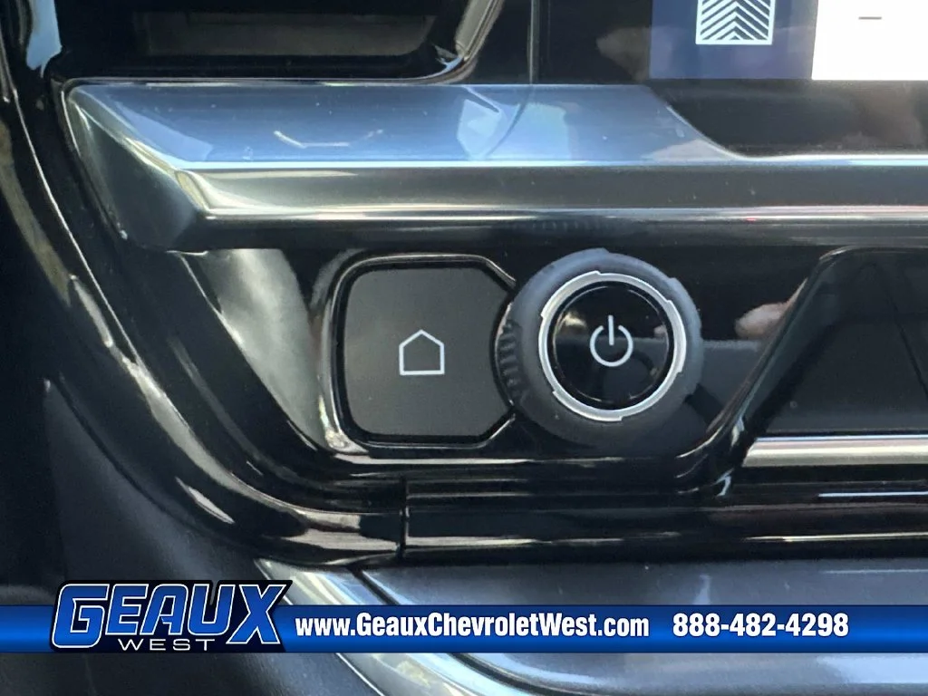 Used 2025 Black Chevrolet High Country image 41