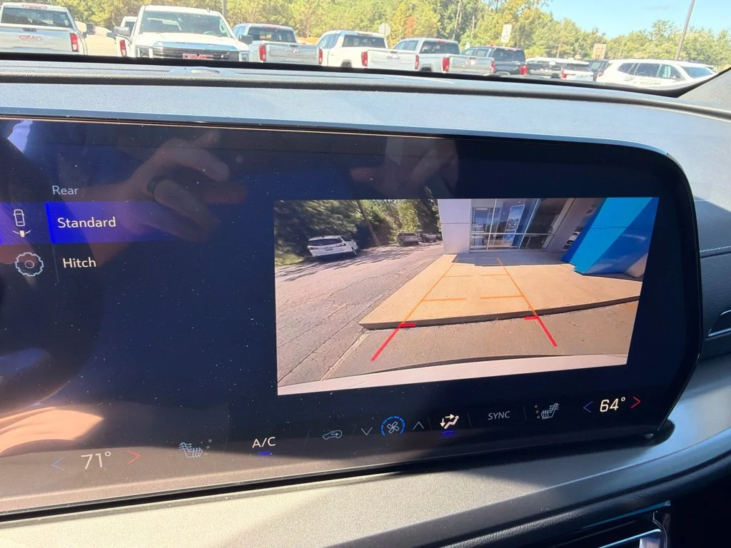 New 2027 Summit White Chevrolet LT image 20