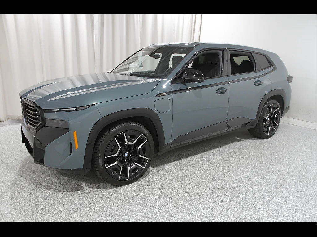 Certified Used 2023 Cape York Green Metallic BMW Base image 3