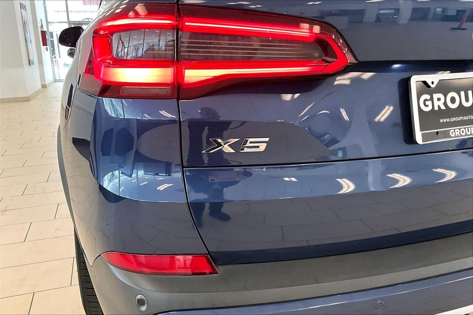 Used 2019 Phytonic Blue Metallic BMW xDrive40i image 30