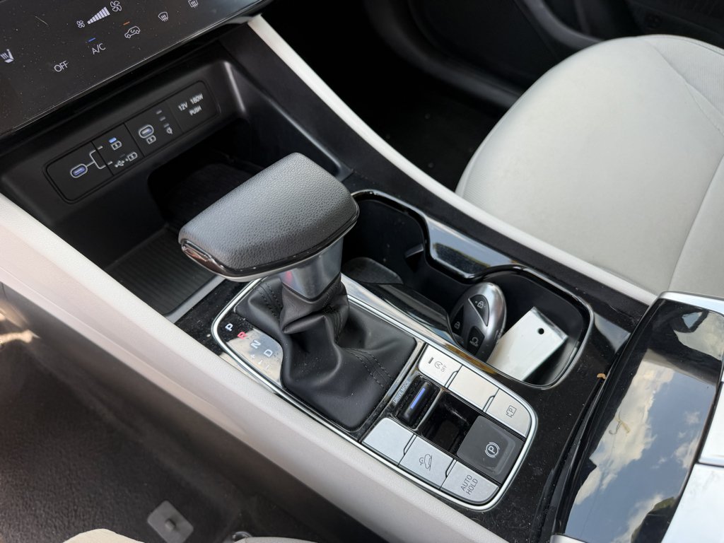 Used 2025 Silver Hyundai SEL image 35