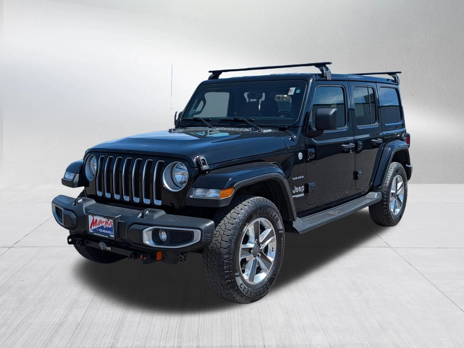 Used 2021 Black Clearcoat Jeep Unlimited Sahara image 3