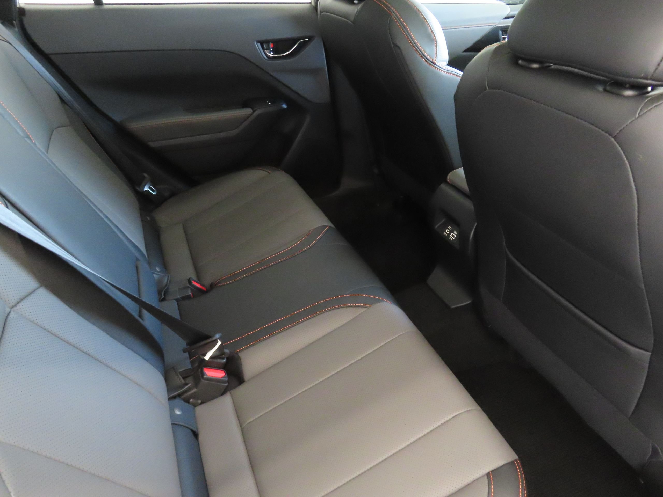 New 2026 CRYSTAL WHITE PEARL Subaru Limited Hybrid image 24