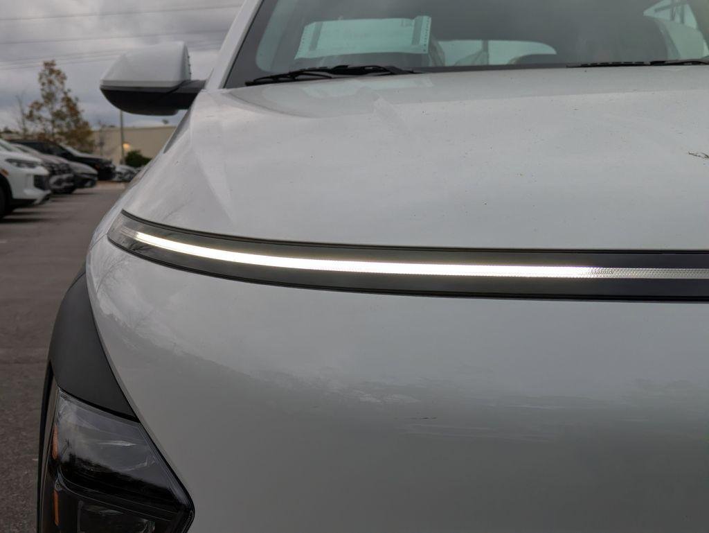 New 2026 White Hyundai SE FWD image 12