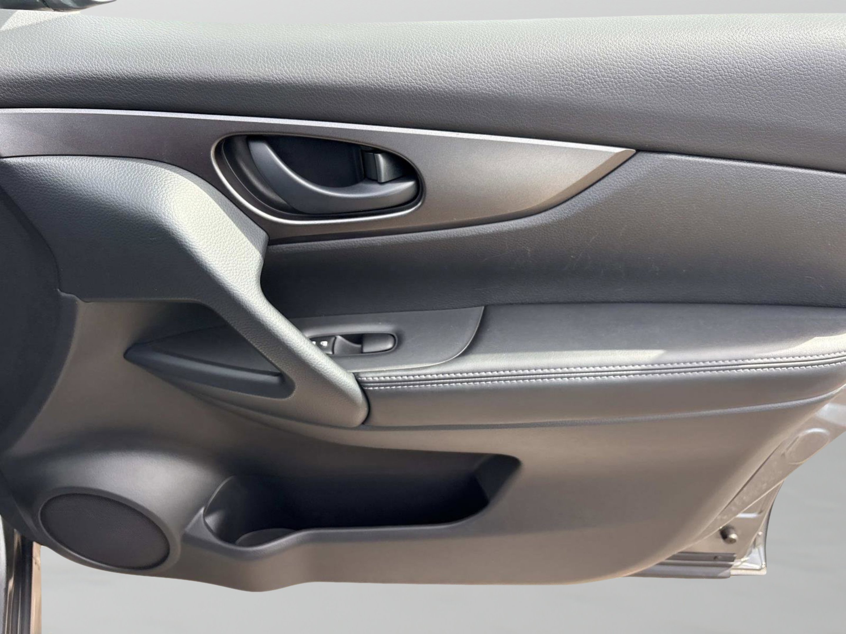 Used 2022 Gun Metallic Nissan S image 18
