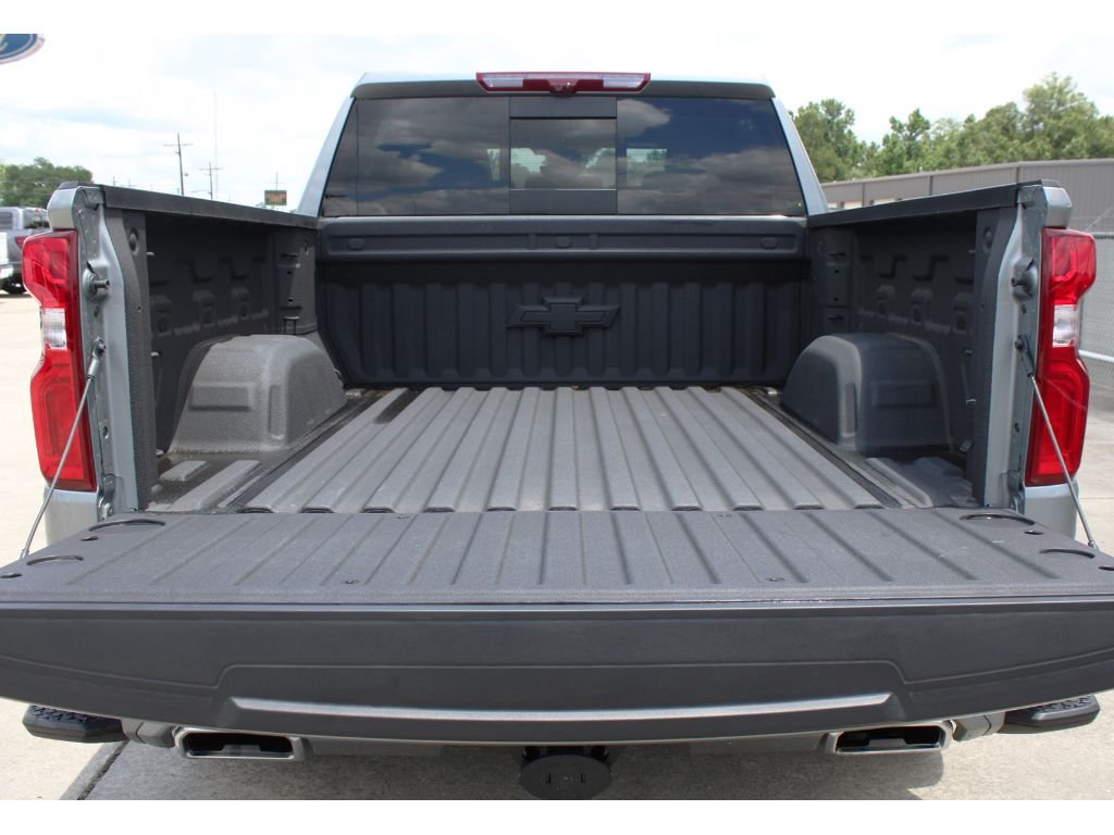Used 2025 Sterling Gray Metallic Chevrolet High Country image 28