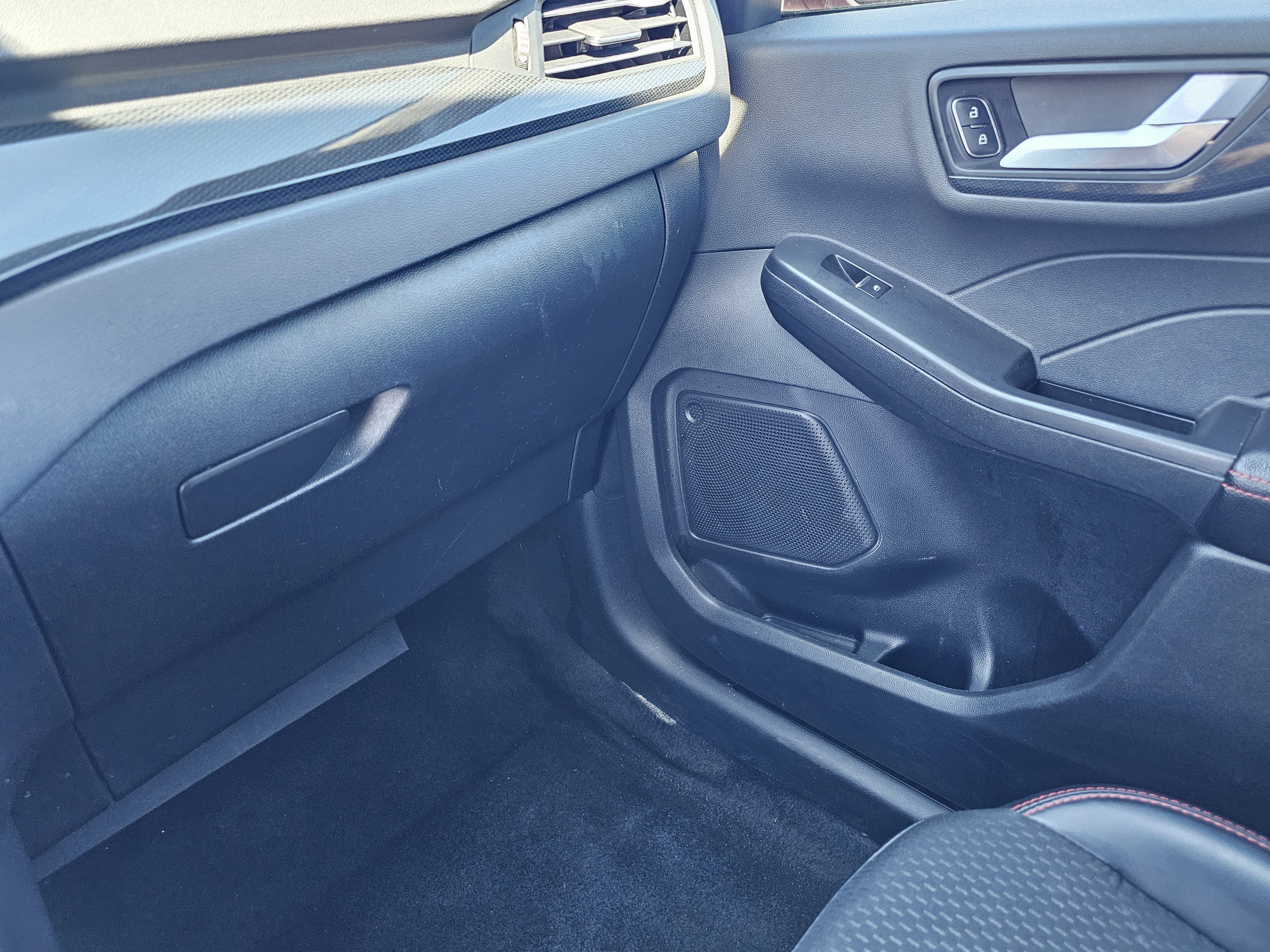 2025 Ford Escape ST-Line - Photo 27
