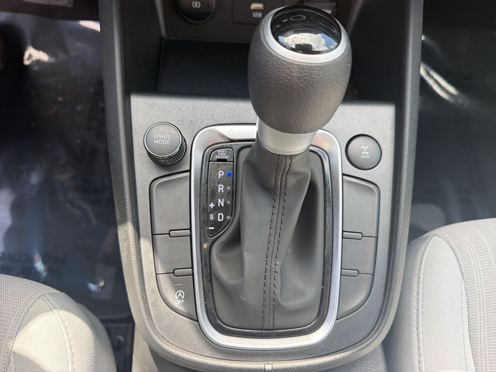 Used 2023 Black Hyundai SEL image 18