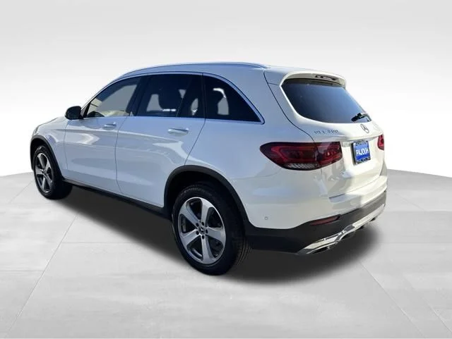 Used 2022 White Mercedes-Benz GLC 300 image 4