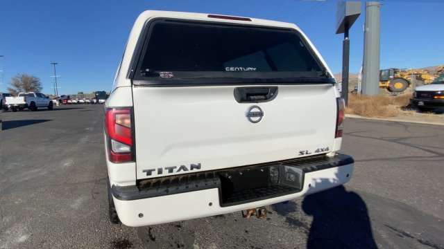 Used 2020 White Nissan Crew Cab SL 4x4 image 7