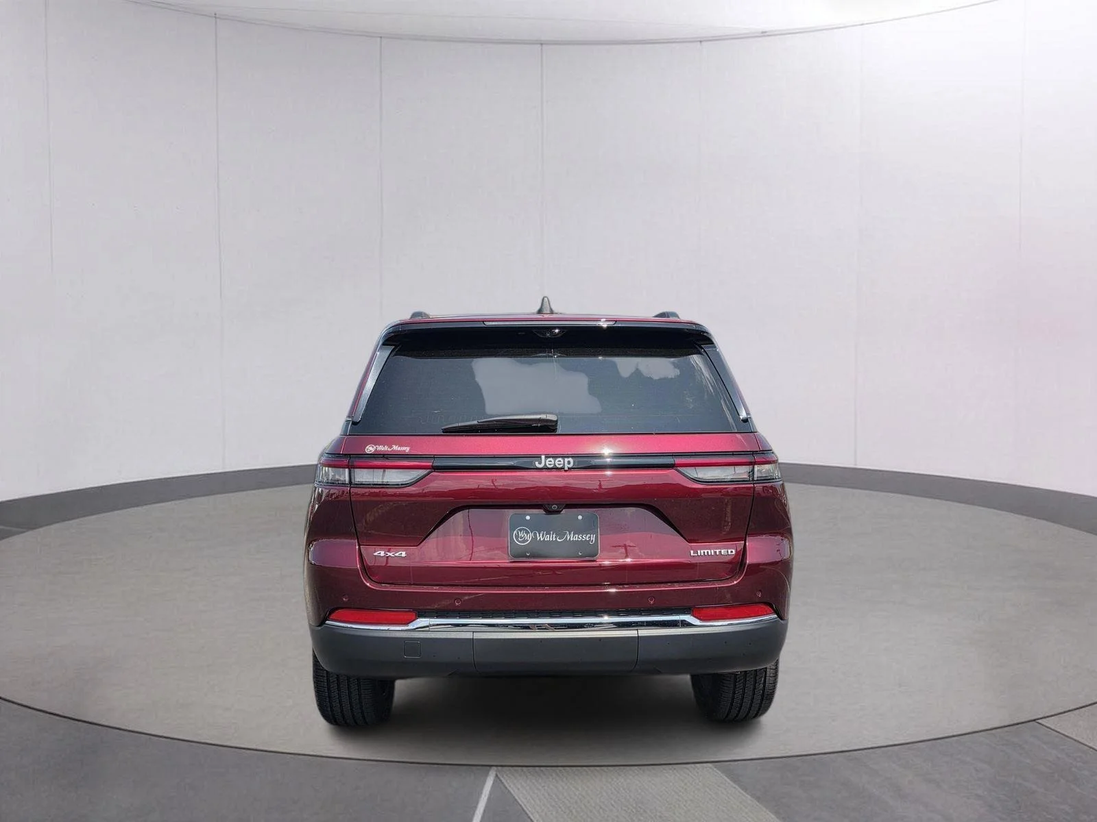 Used 2025 Velvet Red Pearlcoat Jeep Limited image 6