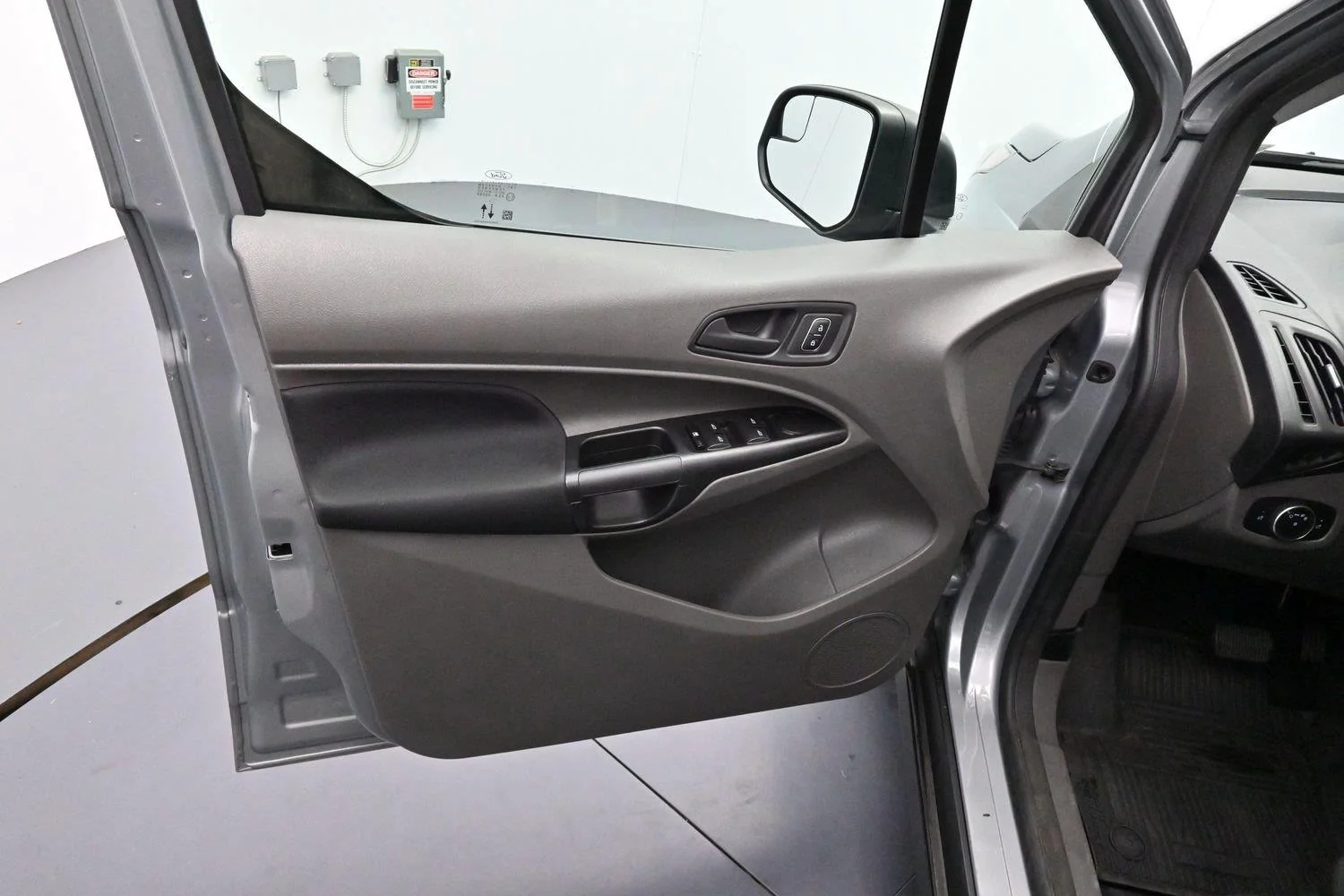 Used 2022 Solar Silver Ford XL image 9