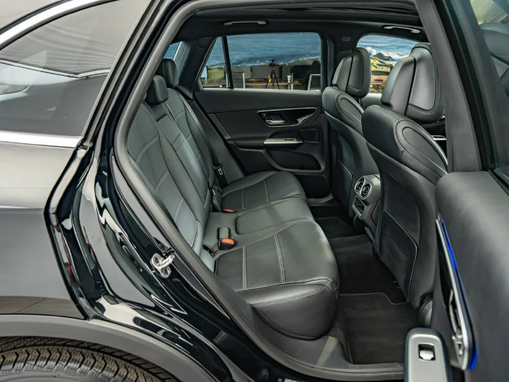 Used 2026 Black Mercedes-Benz GLC 300 image 34