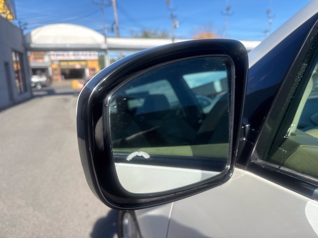 Used 2012 White Nissan SL image 32