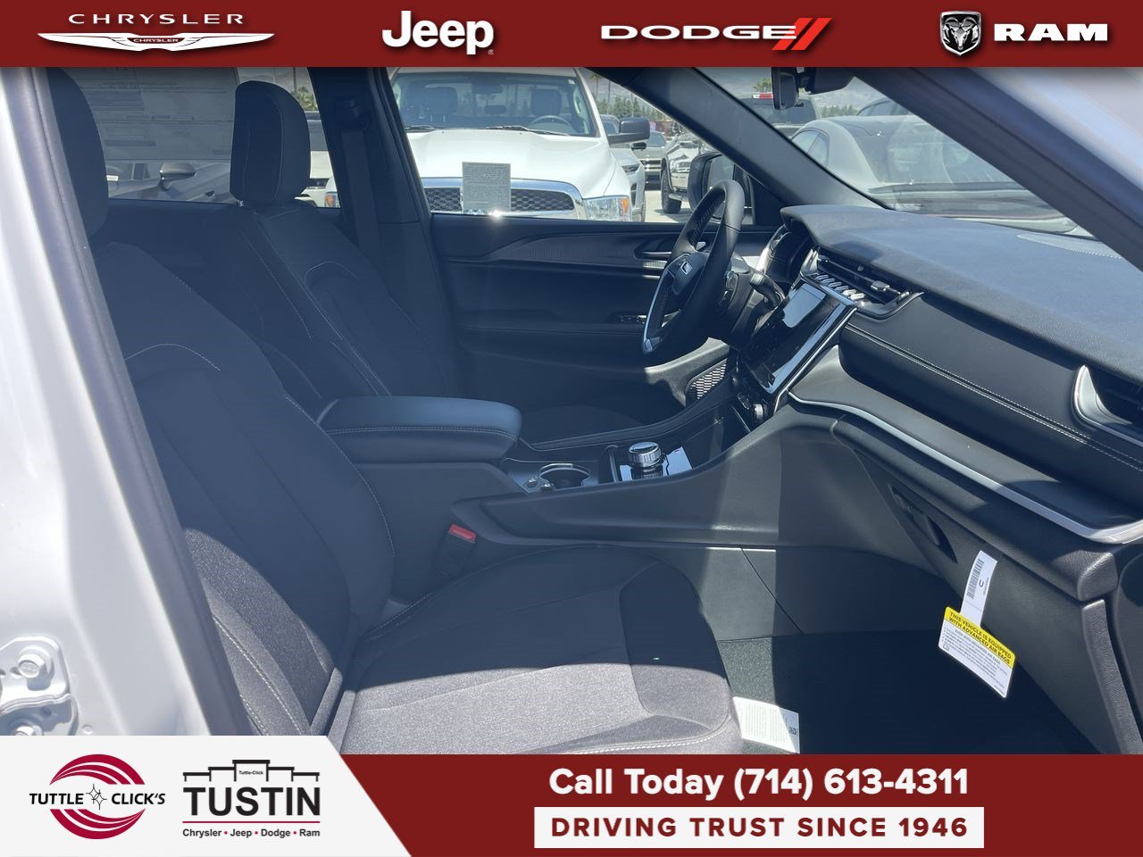 New 2026 Bright White Clear-Coat Exterior Paint Jeep Laredo X image 16