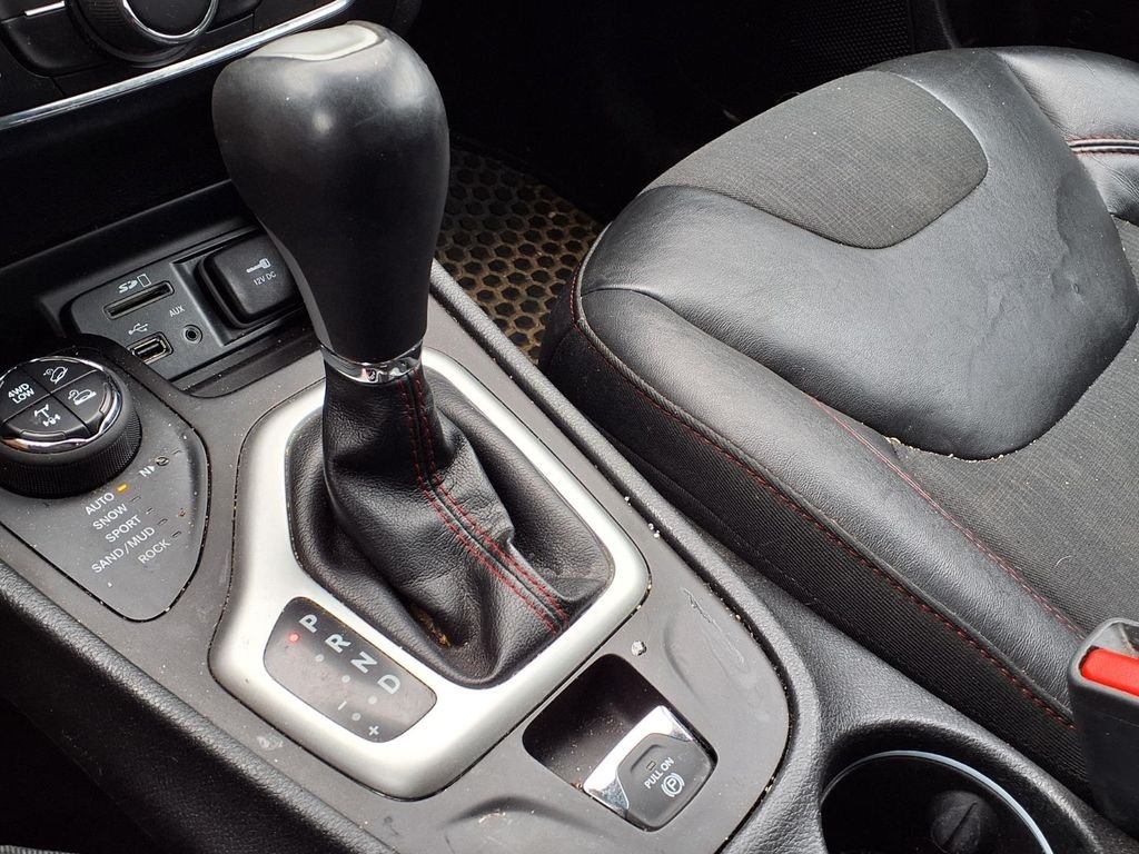 Used 2018 Gray Jeep Trailhawk image 20