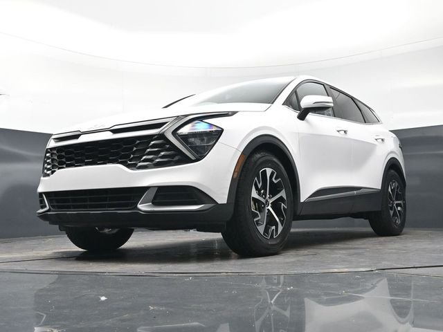 Used 2023 White Pearl Kia EX image 25