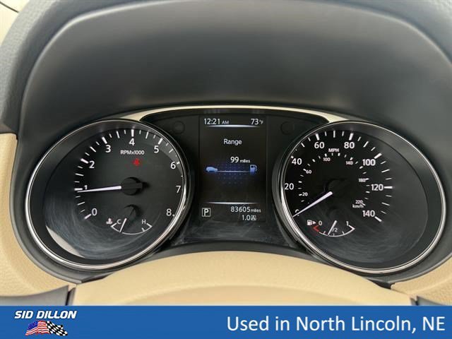 Used 2015 Cayenne Red Nissan S image 13