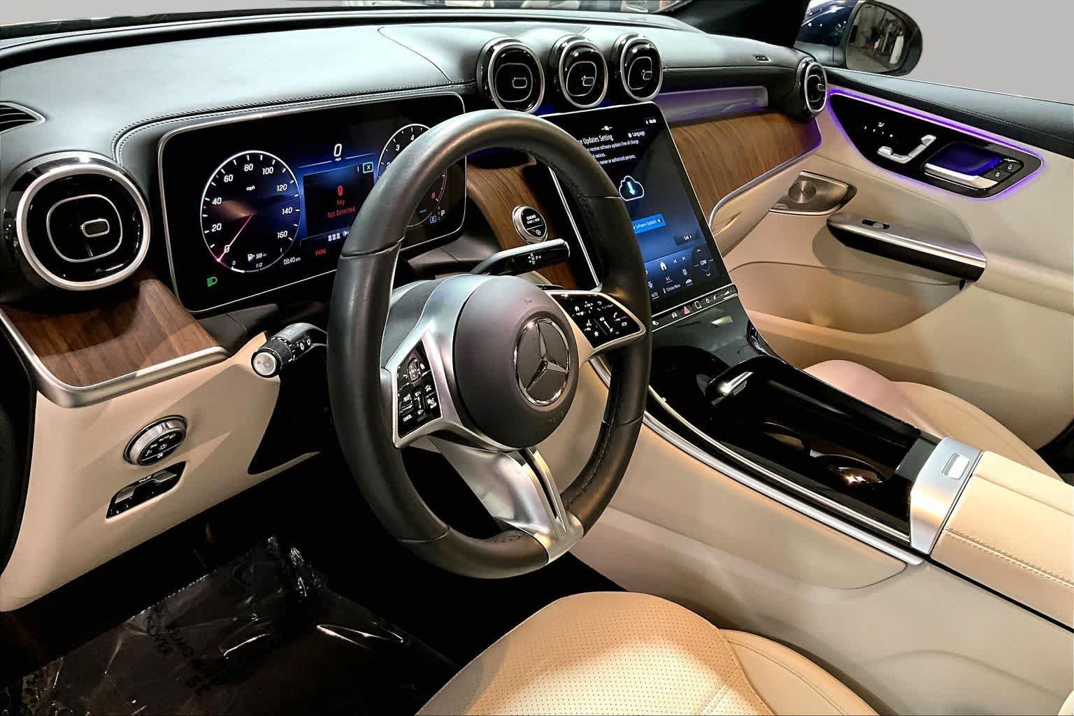 Used 2024 Nautical Blue Metallic Mercedes-Benz GLC 300 image 18