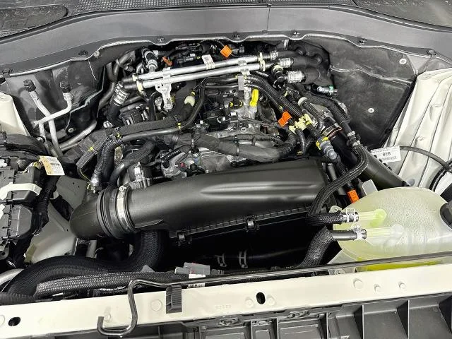 New 2026 Star White Metallic Tri-Coat Ford Tremor® image 64