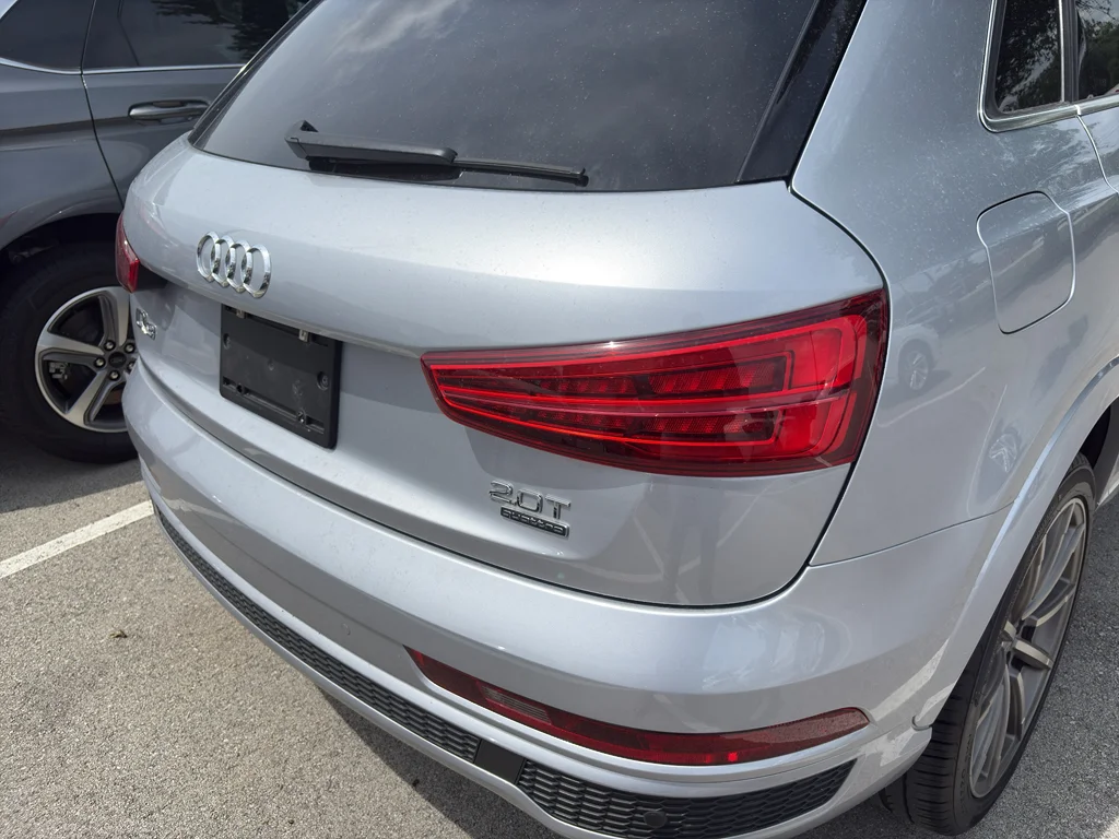 Used 2018 Florett Silver Metallic Audi Premium Plus image 5