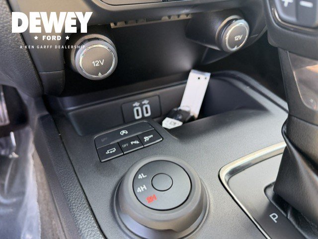 Used 2020 Silver Metallic Ford LARIAT image 19