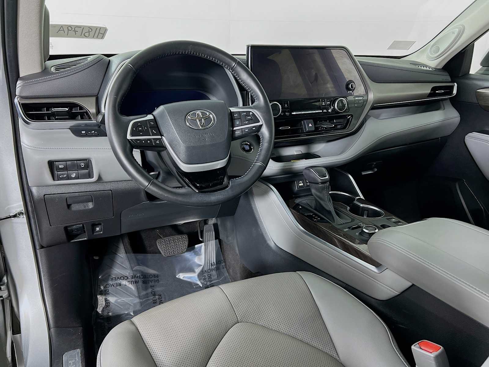 Used 2023 Celestial Silver Metallic Toyota Limited image 9