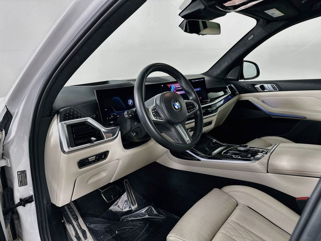Used 2023 White BMW xDrive40i image 9