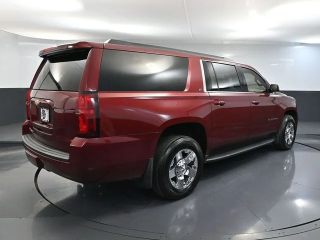 2020 Chevrolet Suburban LT - Photo 9