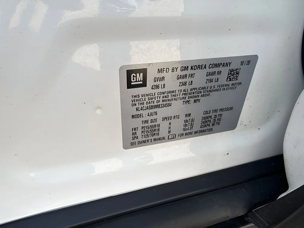 Used 2021 White Buick Preferred image 34