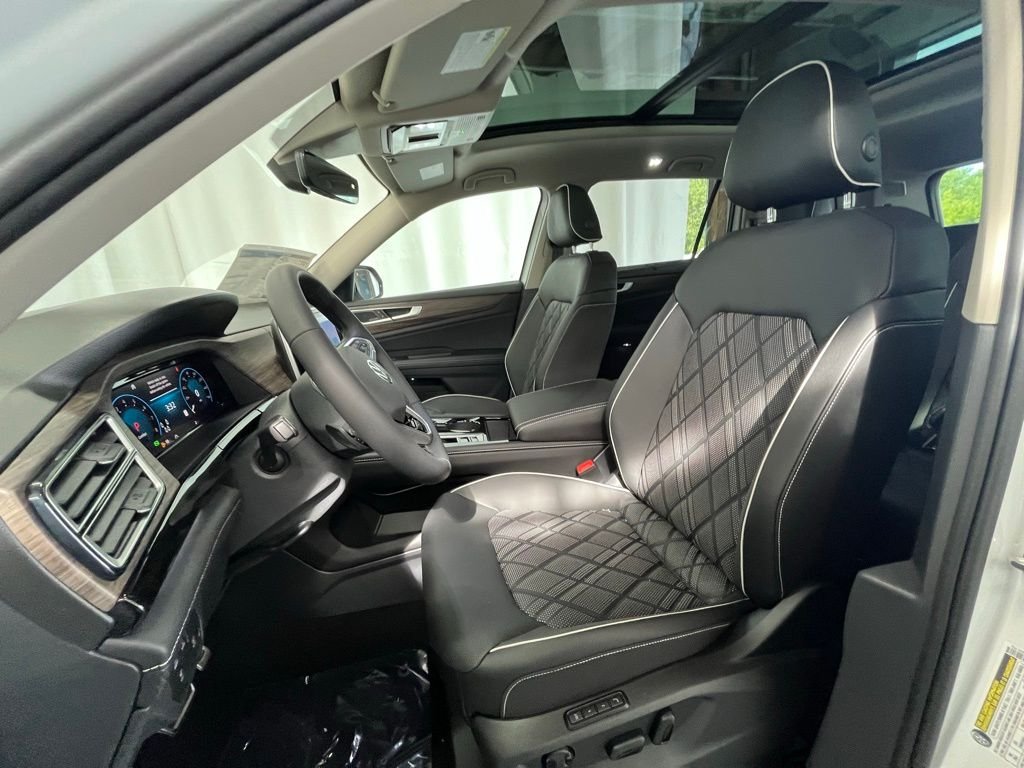 New 2026 White/off-white Volkswagen 2.0T SEL Premium R-Line image 10