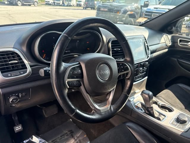 Used 2022 Gray Jeep Laredo X image 11