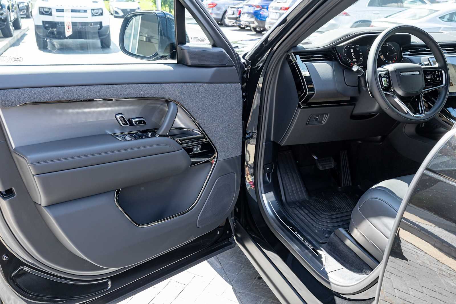 New 2026 BLACK Land Rover SE image 10