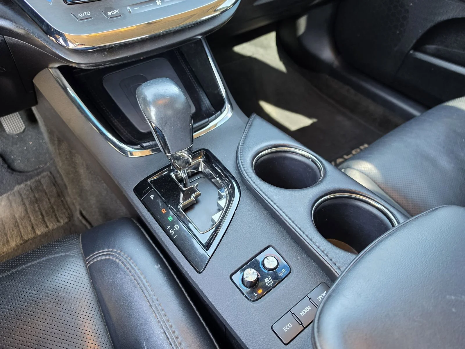 2017 Toyota Avalon Limited - Photo 21