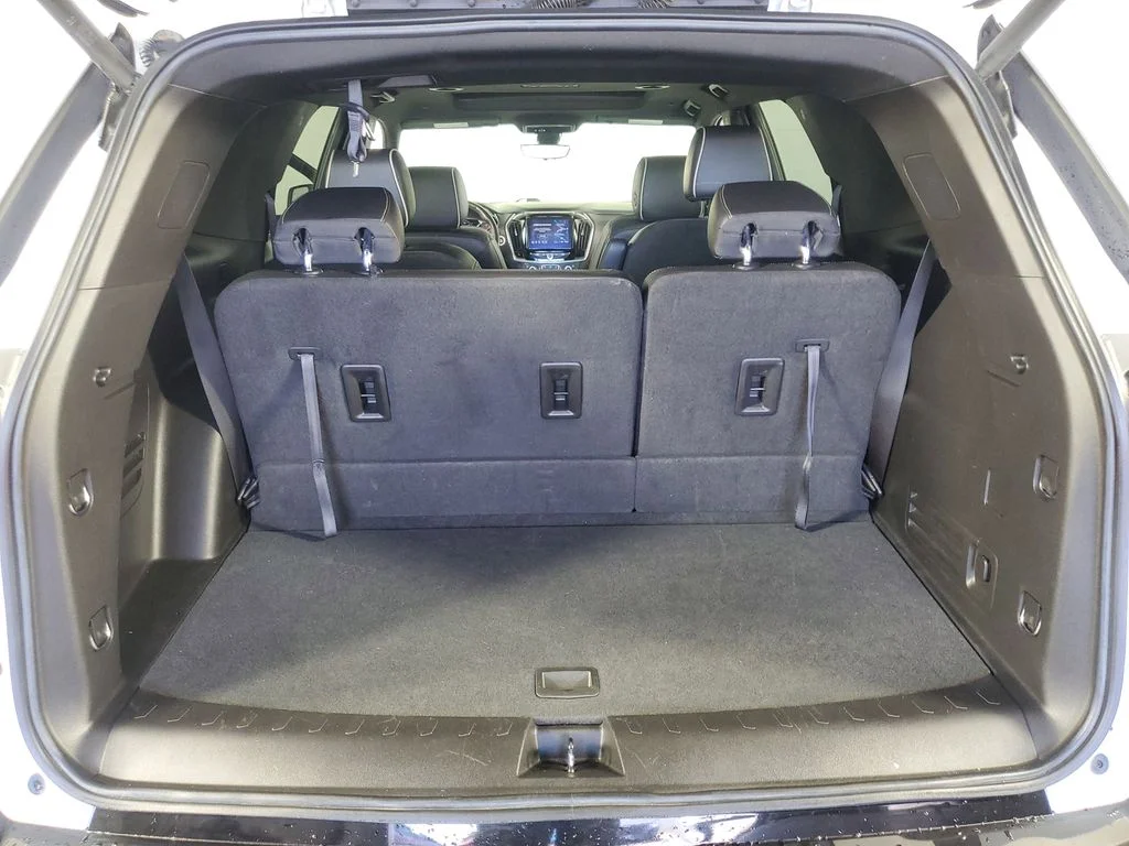 Used 2022 White Chevrolet Premier image 35