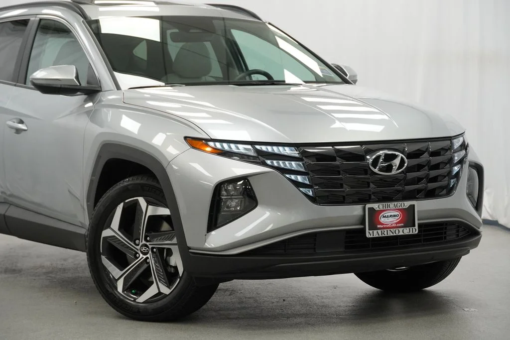 Used 2024 Silver Hyundai SEL image 3