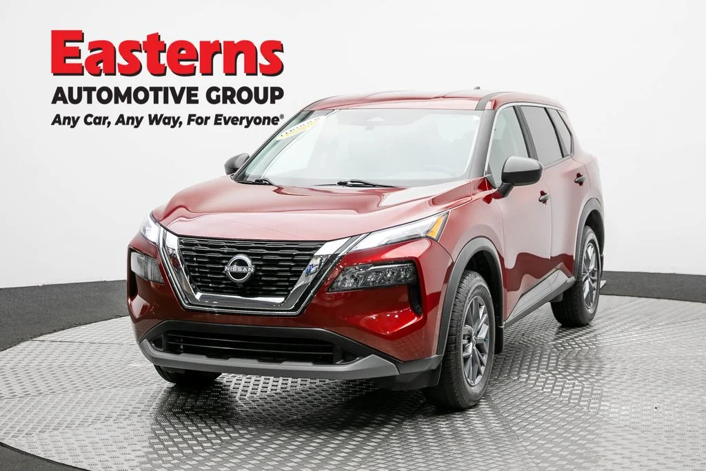 Used 2023 Red Nissan S image 1